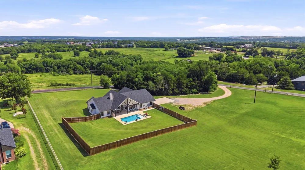 3657 Harrell Road Howe, TX 75459