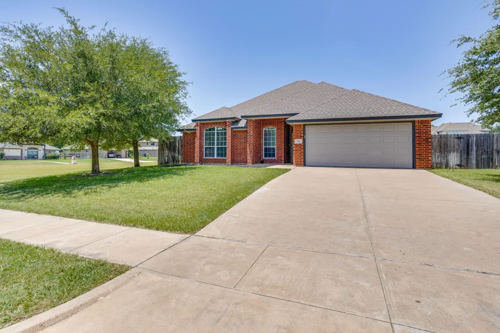 705 Carmen Ana Avenue Grandview, TX 76050