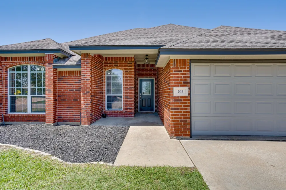 705 Carmen Ana Avenue Grandview, TX 76050