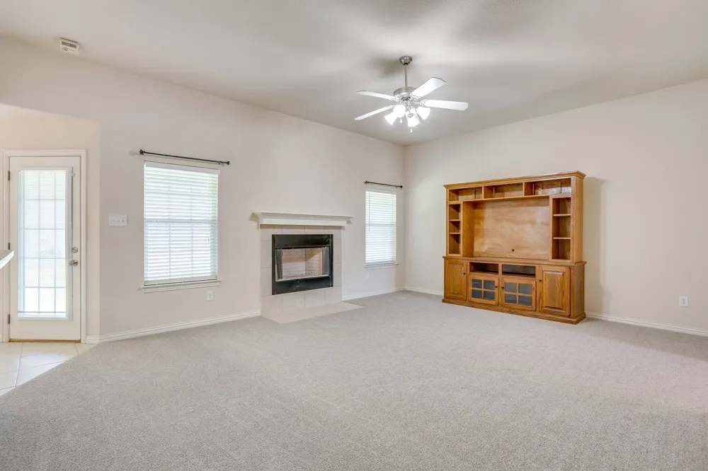 705 Carmen Ana Avenue Grandview, TX 76050