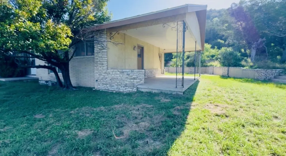120 Bluebonnet Drive Junction, TX 76849