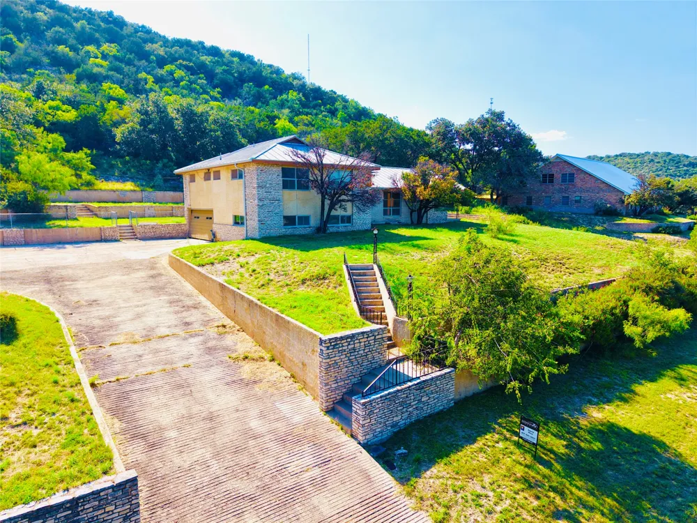 120 Bluebonnet Drive Junction, TX 76849