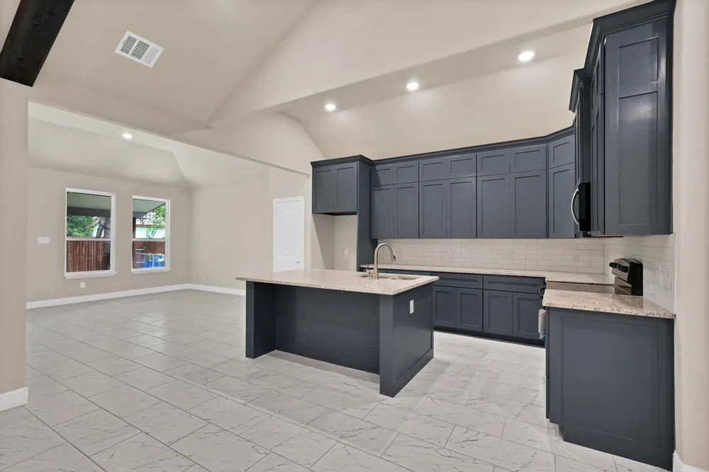 407 E Willingham Street Cleburne, TX 76031