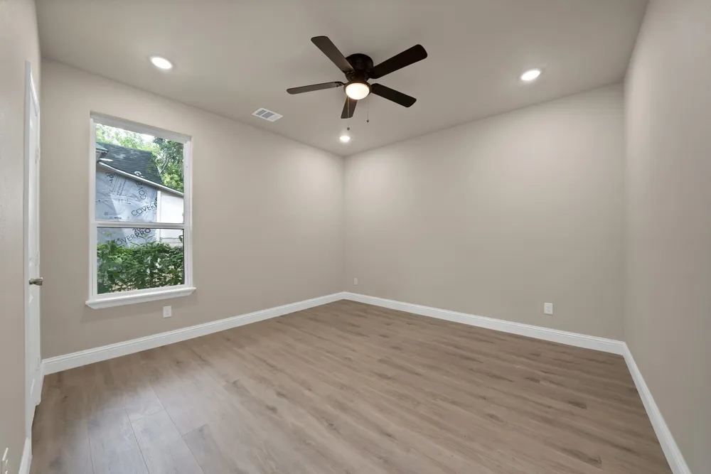 407 E Willingham Street Cleburne, TX 76031