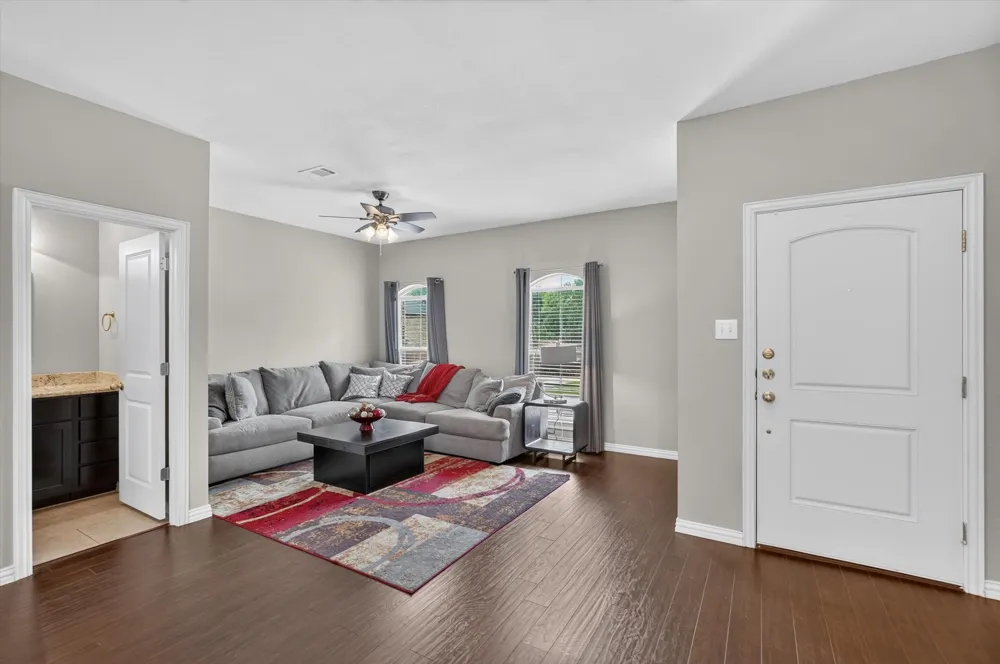 1933 Timber Oaks Drive Garland, TX 75040