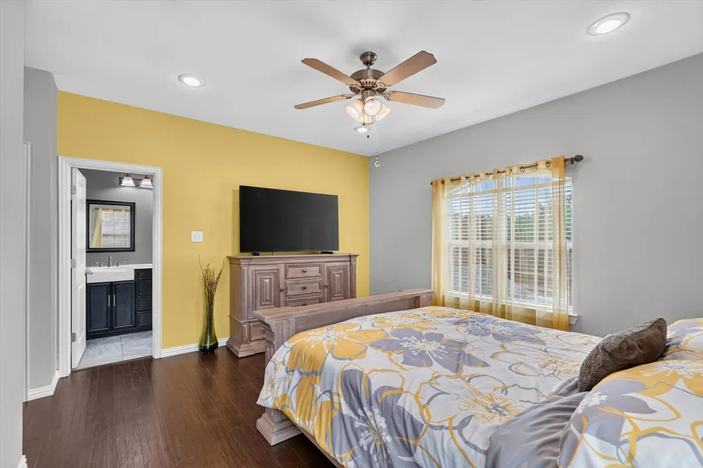 1933 Timber Oaks Drive Garland, TX 75040