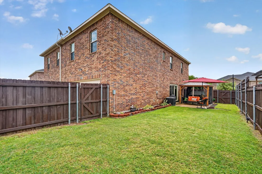 1933 Timber Oaks Drive Garland, TX 75040