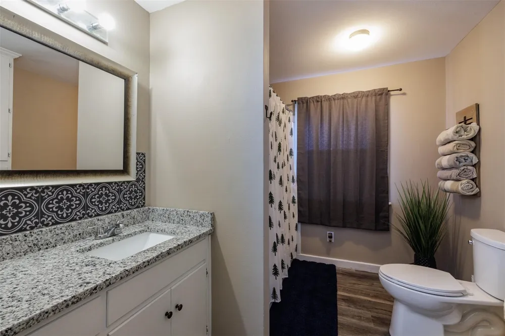 765 Rs County Road 3410 Emory, TX 75440