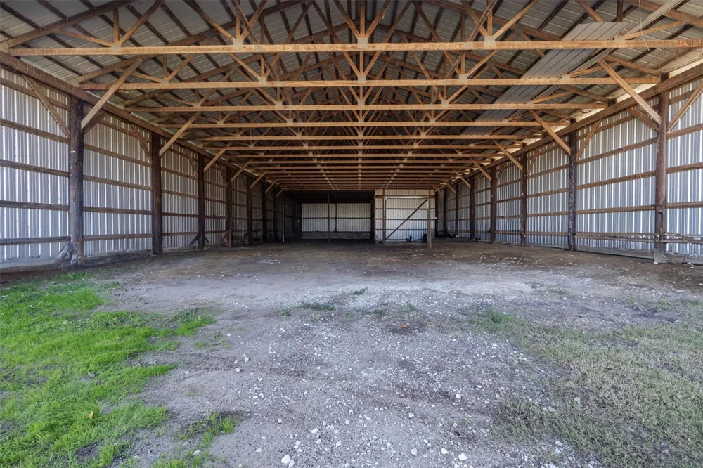 765 Rs County Road 3410 Emory, TX 75440
