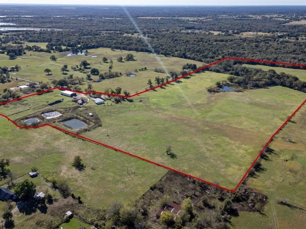 765 Rs County Road 3410 Emory, TX 75440