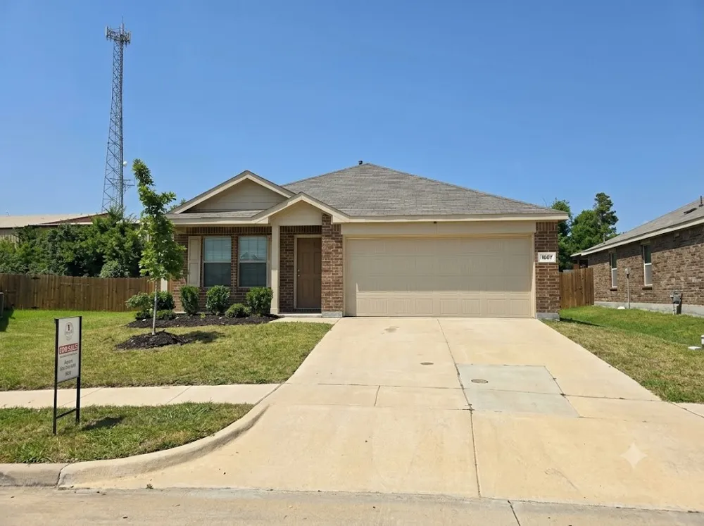1517 Oak Creek Drive Hutchins, TX 75141