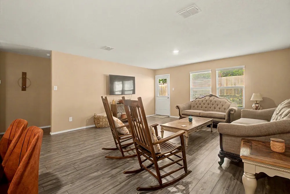 1517 Oak Creek Drive Hutchins, TX 75141