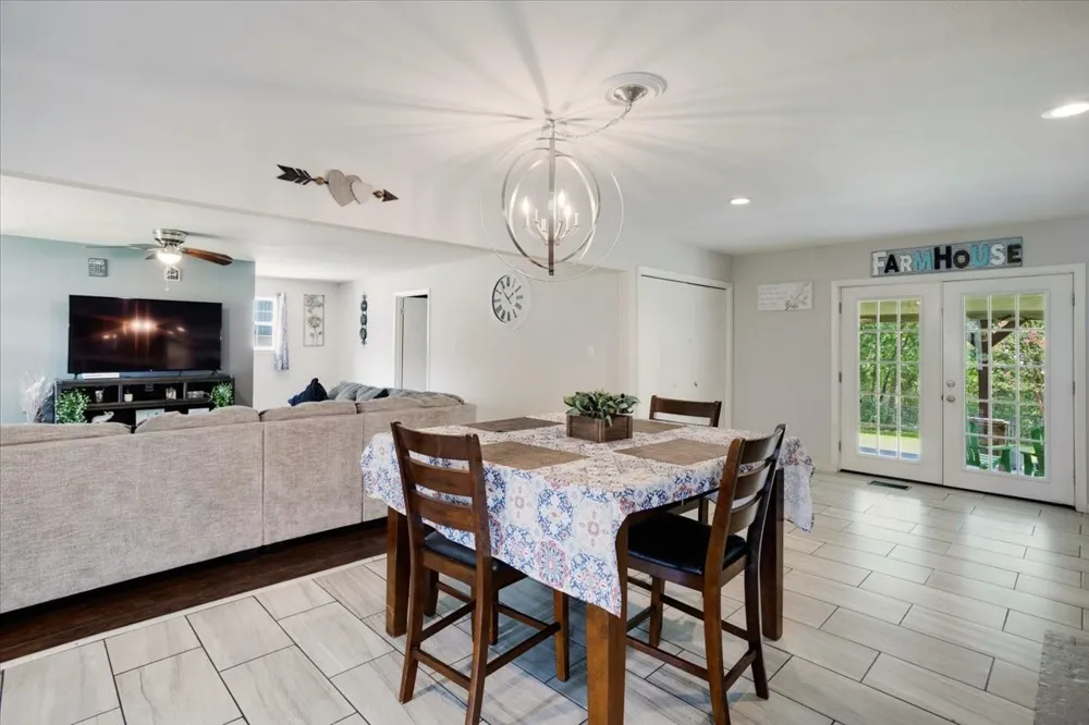 2209 Ridgewood Drive Sherman, TX 75092