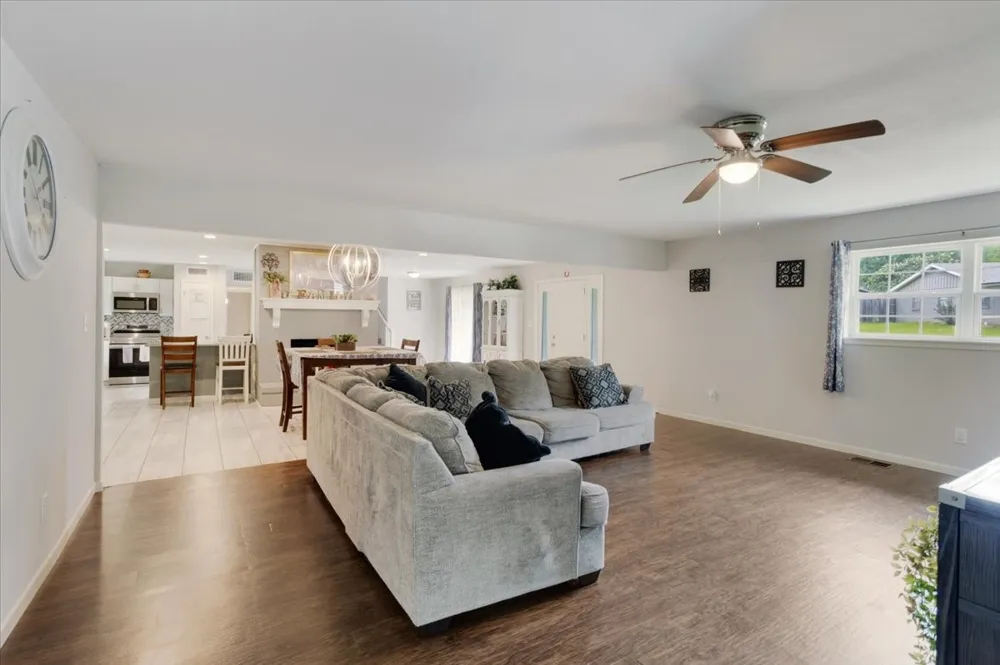 2209 Ridgewood Drive Sherman, TX 75092