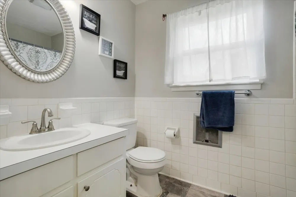 2209 Ridgewood Drive Sherman, TX 75092