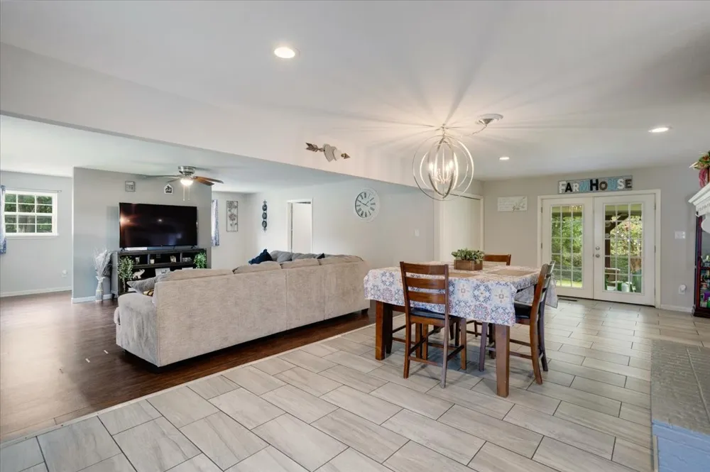 2209 Ridgewood Drive Sherman, TX 75092