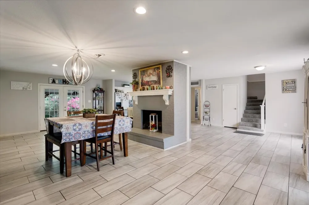 2209 Ridgewood Drive Sherman, TX 75092