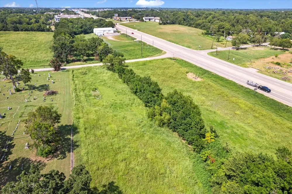 W Tx-121 Highway Bonham, TX 75418