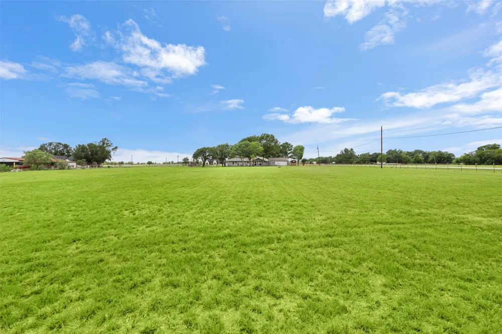 6754 Raymond Kaufman, TX 75142