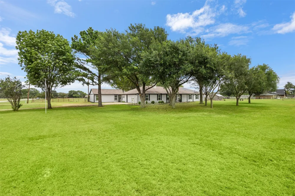 6754 Raymond Kaufman, TX 75142