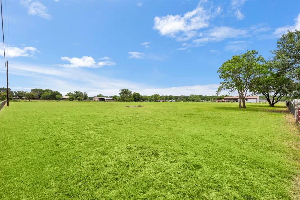 6754 Raymond Kaufman, TX 75142