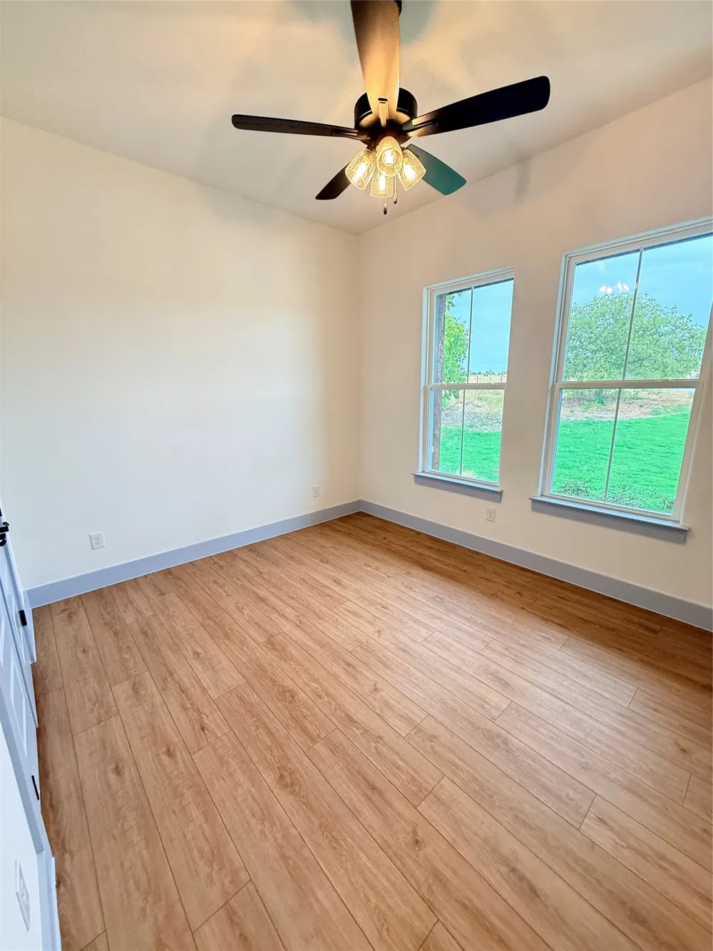 1004 Don Eve Court Azle, TX 76020