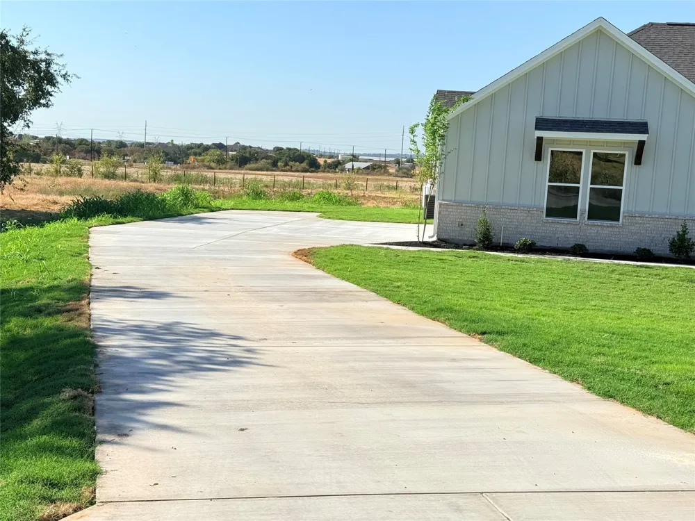 1012 Don Eve Court Azle, TX 76020