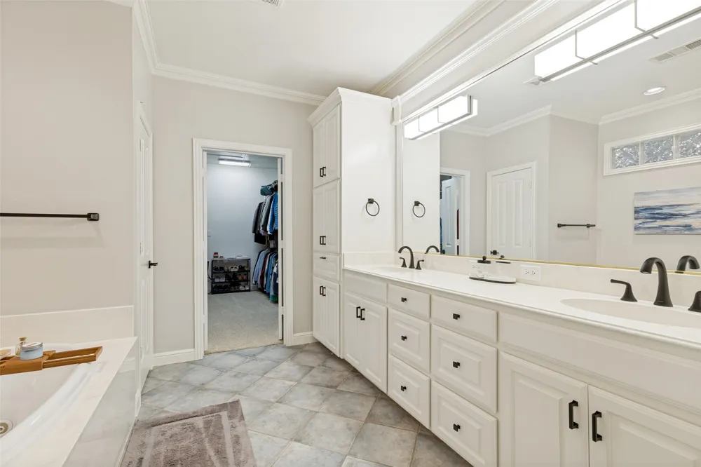 4167 Towne Green Circle Addison, TX 75001