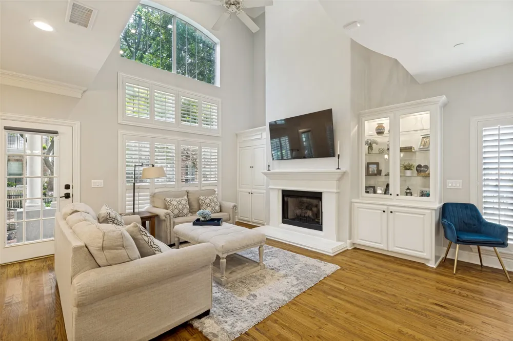 4167 Towne Green Circle Addison, TX 75001