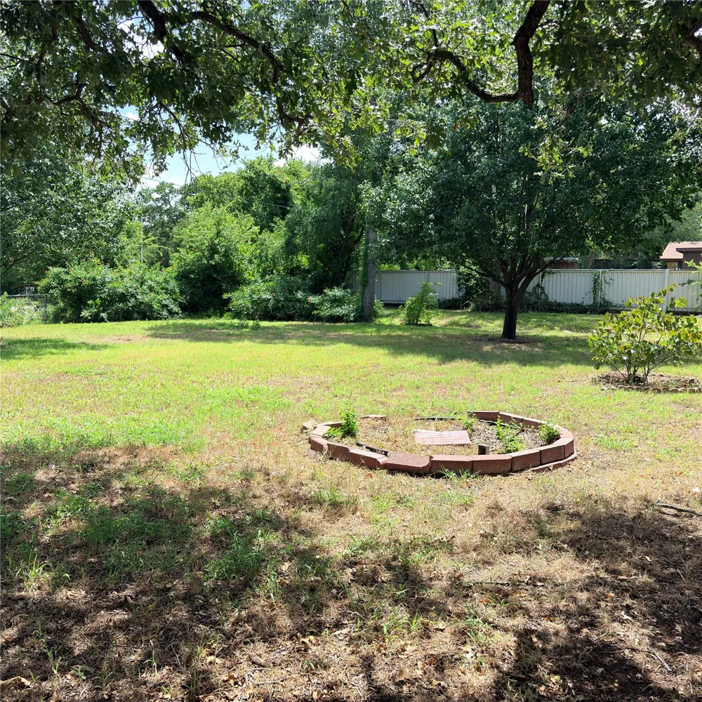 3103 Oak Avenue Mineral Wells, TX 76067