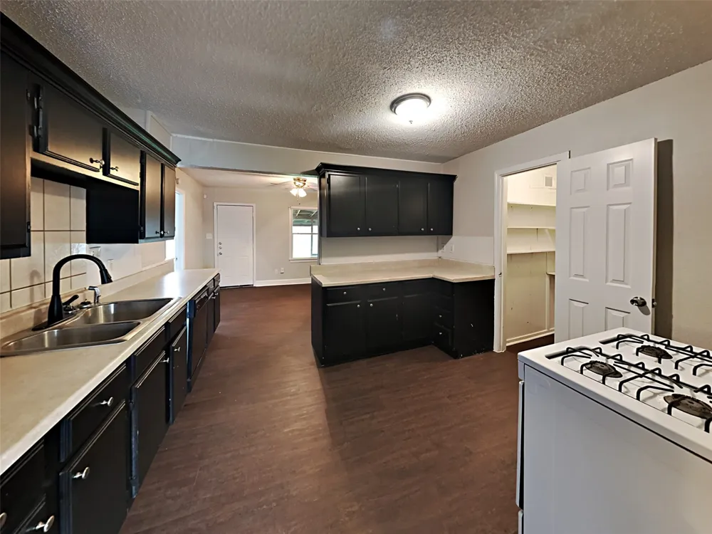 2815 Ash Park Drive Richland Hills, TX 76118