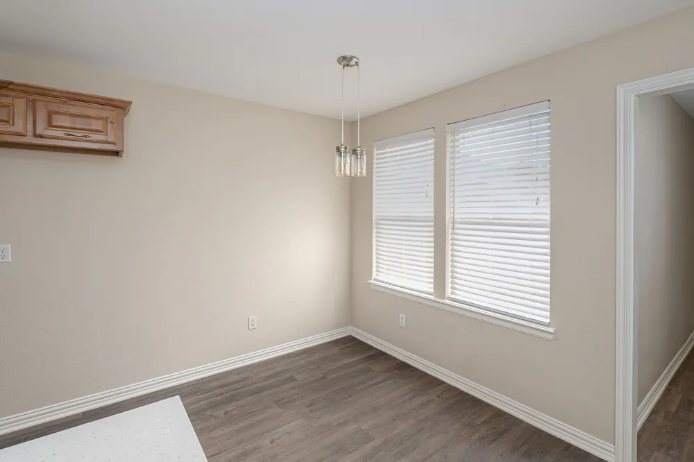 640 W Marshall Street Van Alstyne, TX 75495