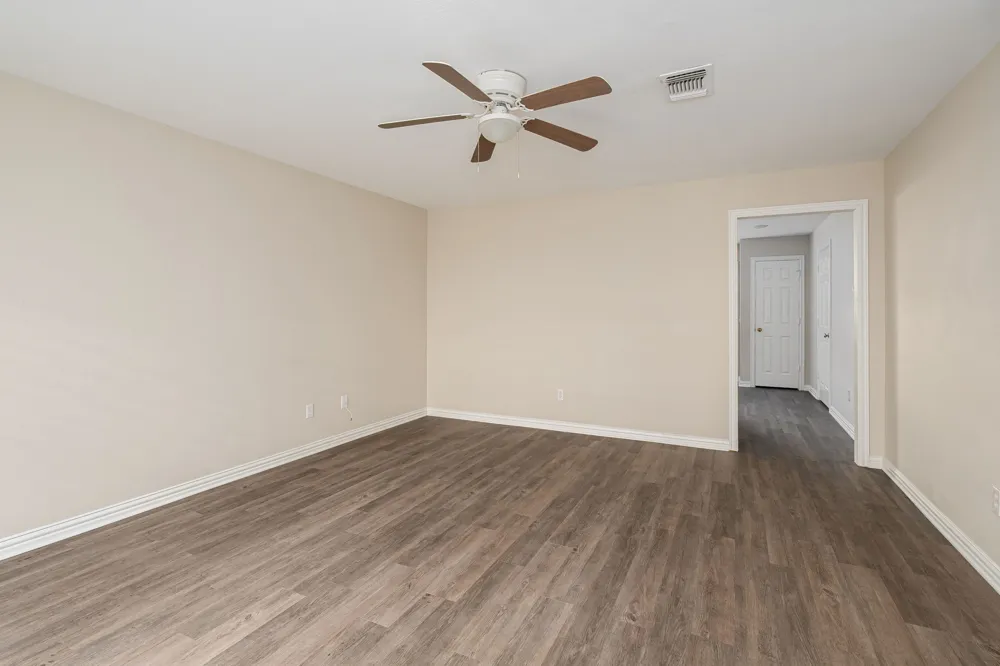 640 W Marshall Street Van Alstyne, TX 75495