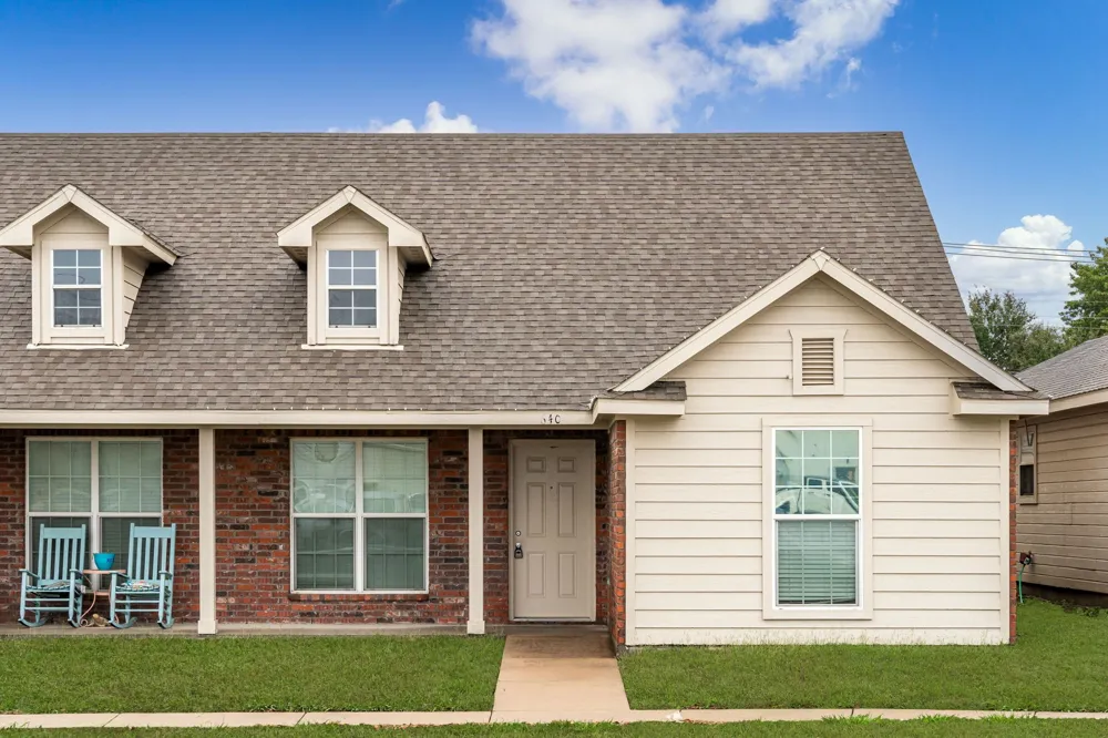 640 W Marshall Street Van Alstyne, TX 75495