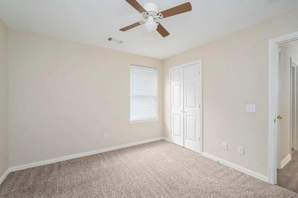 640 W Marshall Street Van Alstyne, TX 75495