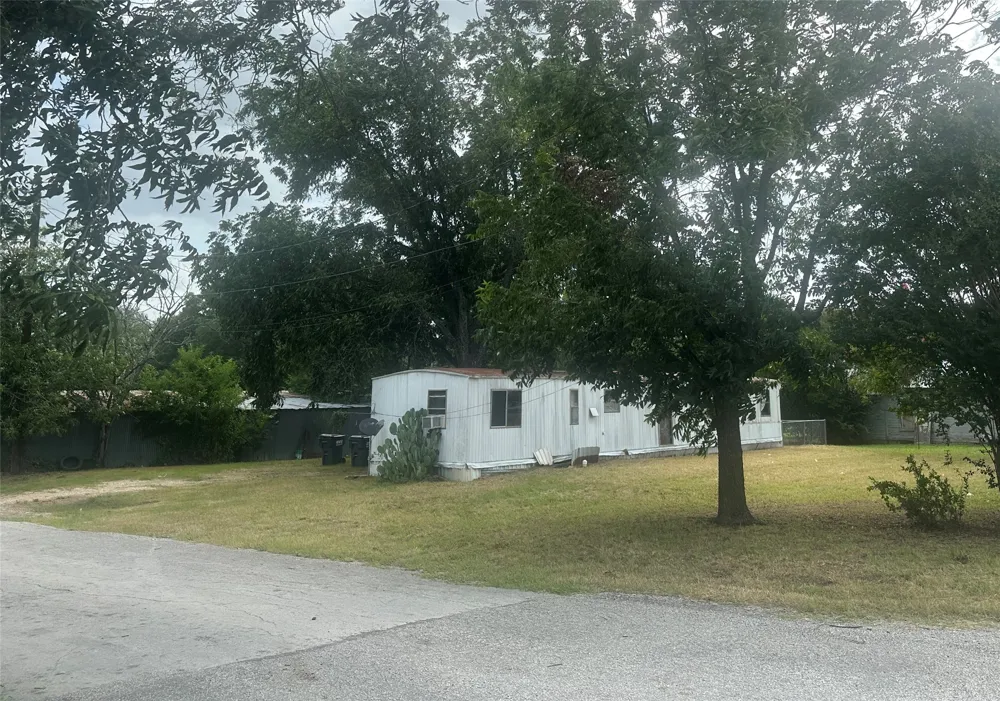 533 W Sipe Springs Road De Leon, TX 76444