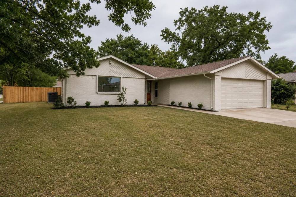 641 Stroud Lane Garland, TX 75043