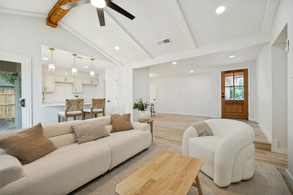 641 Stroud Lane Garland, TX 75043