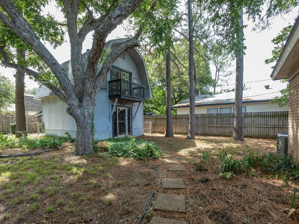 828 Billie Ruth Lane Hurst, TX 76053