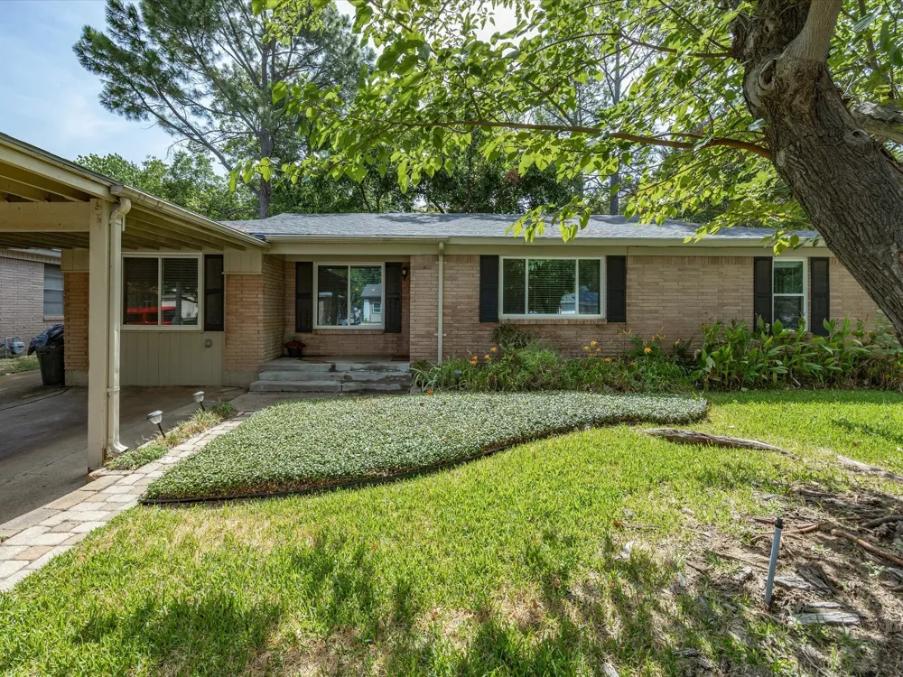828 Billie Ruth Lane Hurst, TX 76053