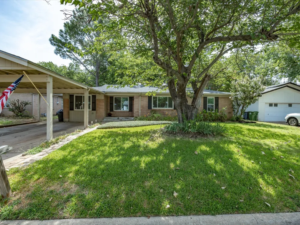 828 Billie Ruth Lane Hurst, TX 76053