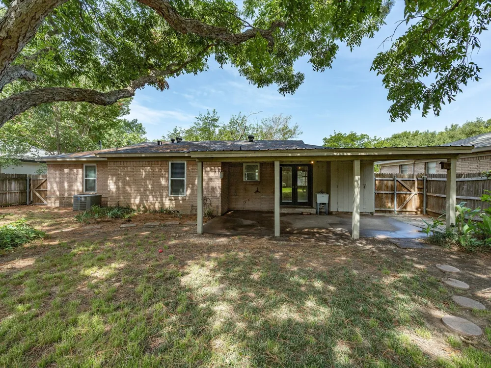 828 Billie Ruth Lane Hurst, TX 76053