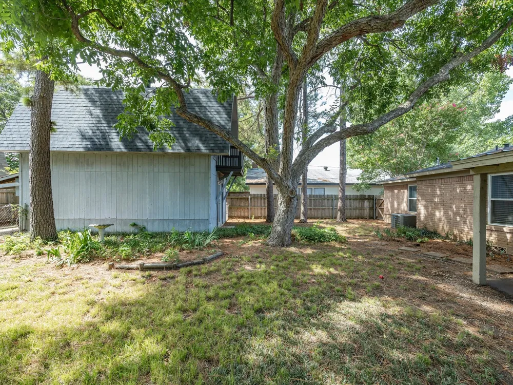 828 Billie Ruth Lane Hurst, TX 76053