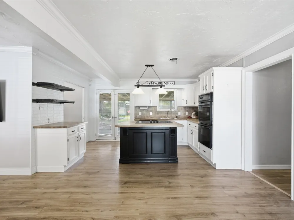 828 Billie Ruth Lane Hurst, TX 76053