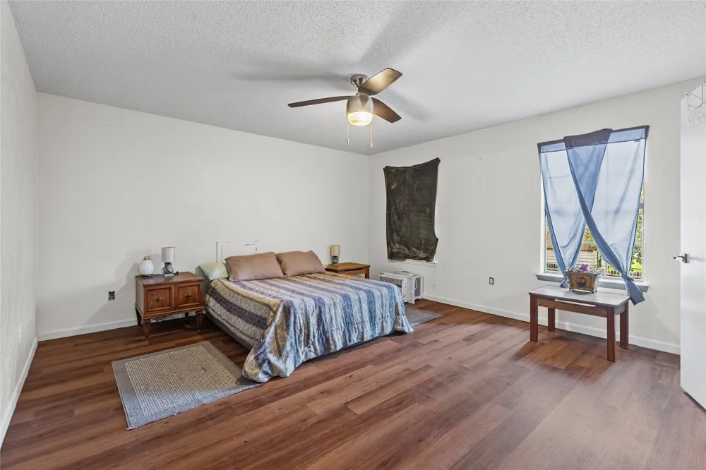408 E Mulberry Street Leonard, TX 75452