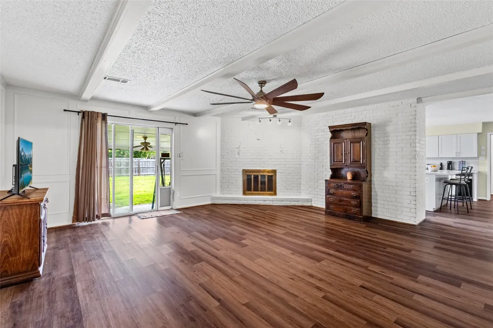 408 E Mulberry Street Leonard, TX 75452