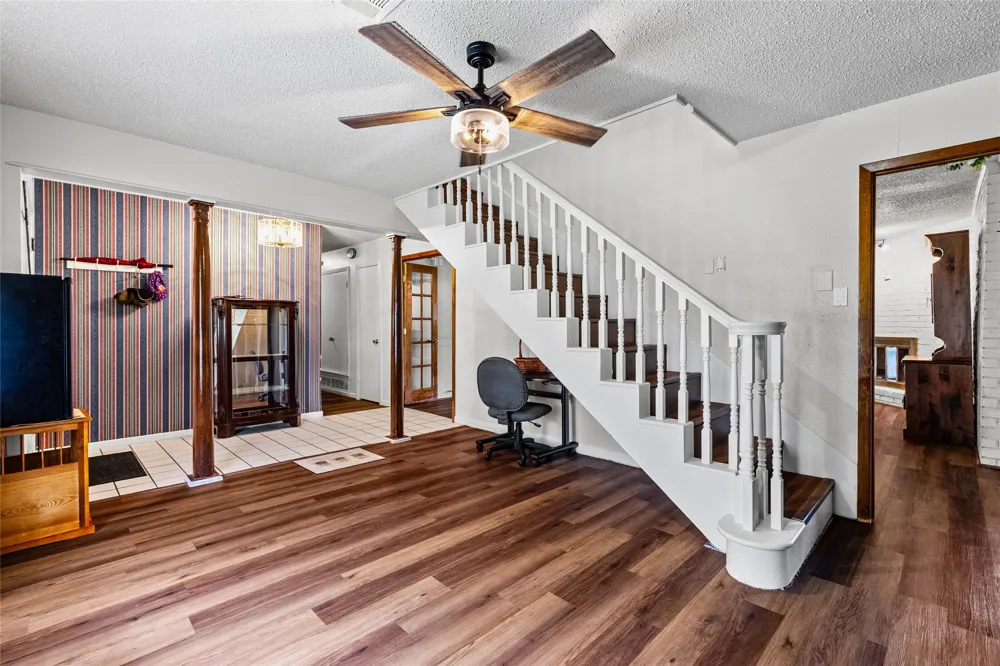 408 E Mulberry Street Leonard, TX 75452