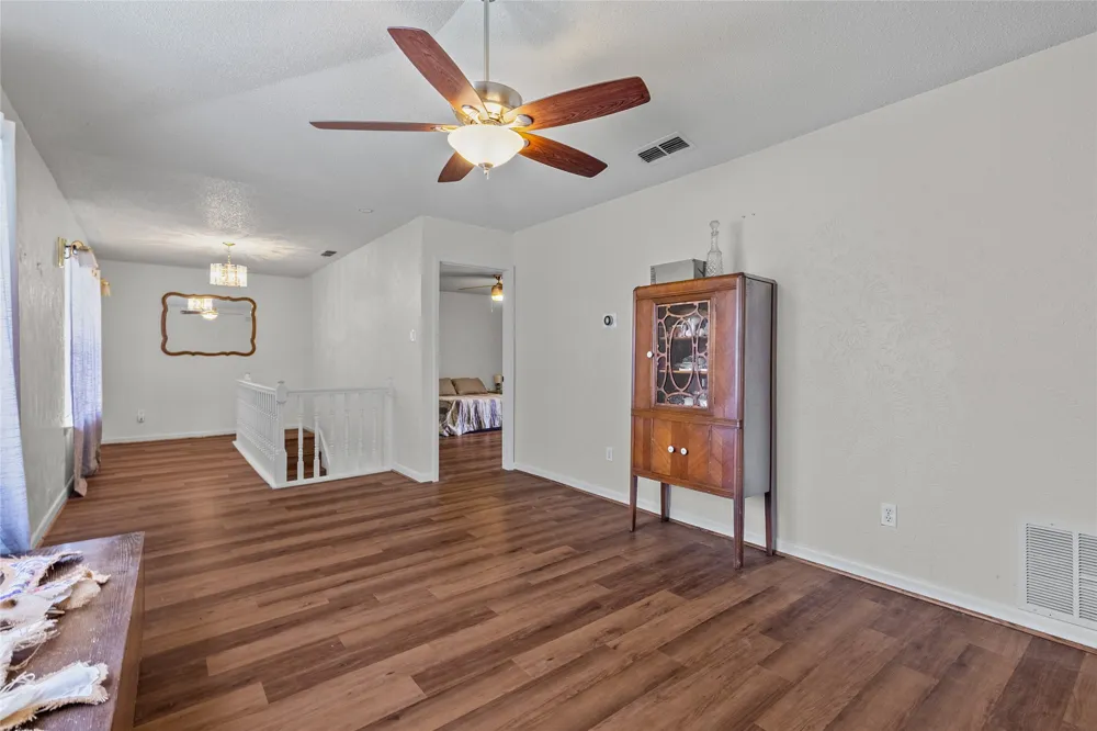 408 E Mulberry Street Leonard, TX 75452