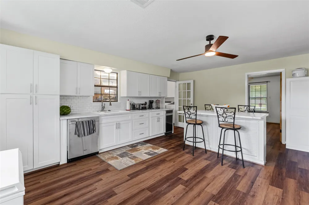 408 E Mulberry Street Leonard, TX 75452