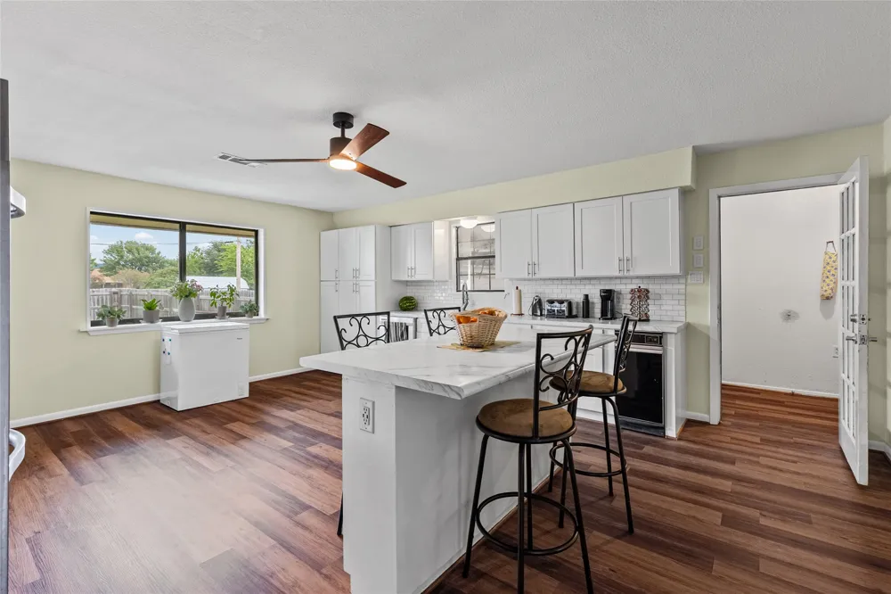 408 E Mulberry Street Leonard, TX 75452